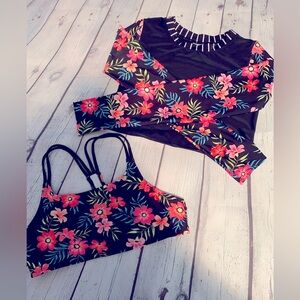 Size 14/16 Swimsuit Tops Art Class